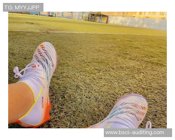 大学足球课必备足球鞋选择指南助你提升球场表现与舒适度